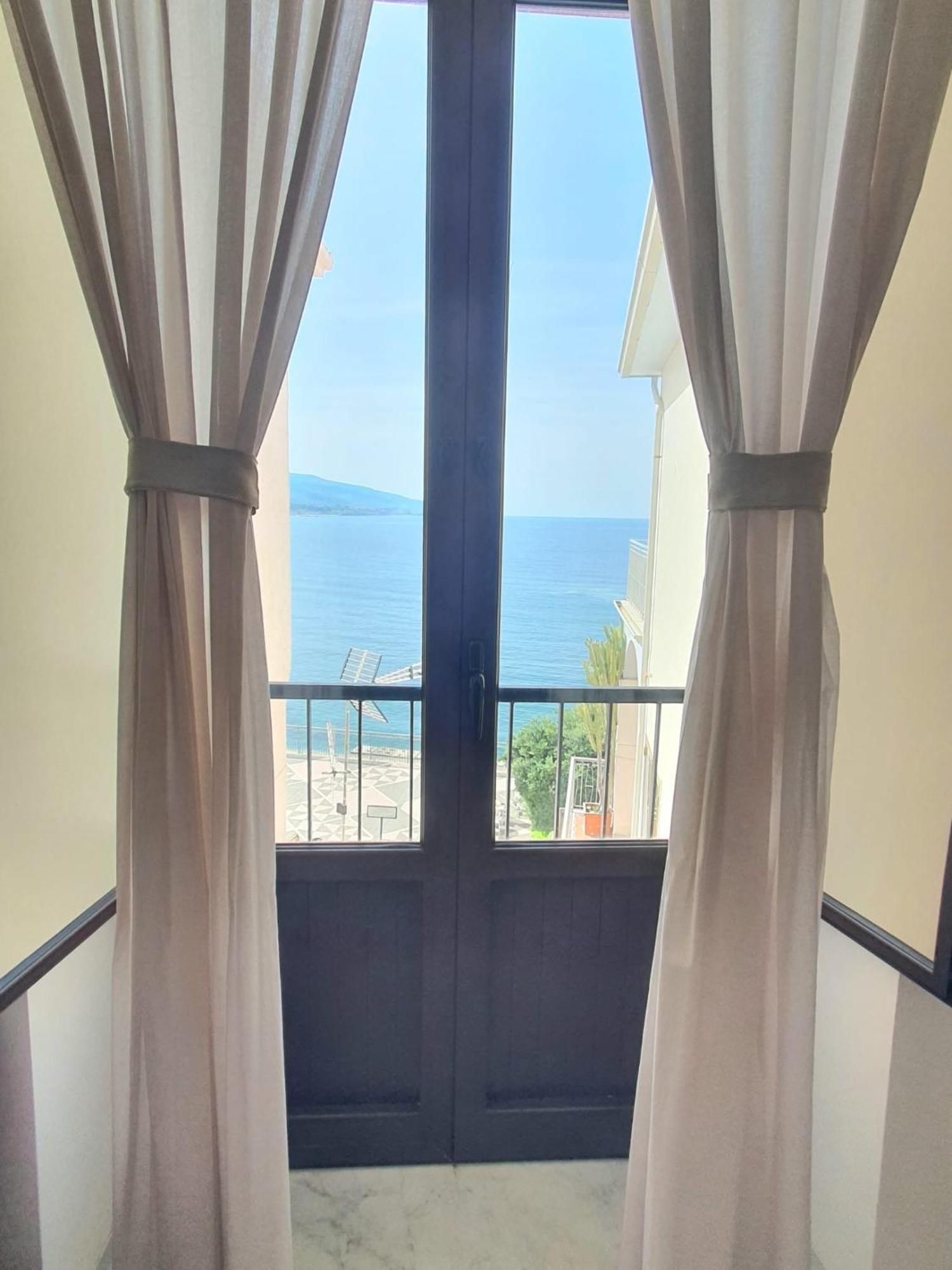 Il Molo Camere Per Vacanze Diamante Exterior foto